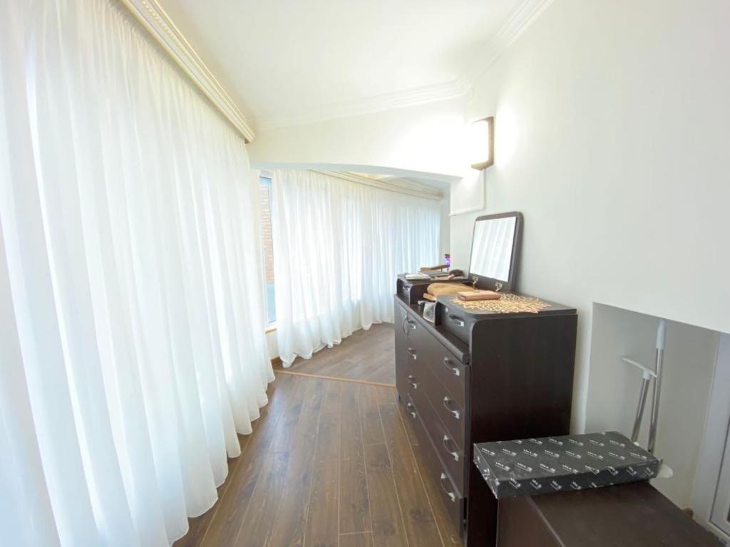 Апартаменти Duplex On Lliberty Square Тбілісі