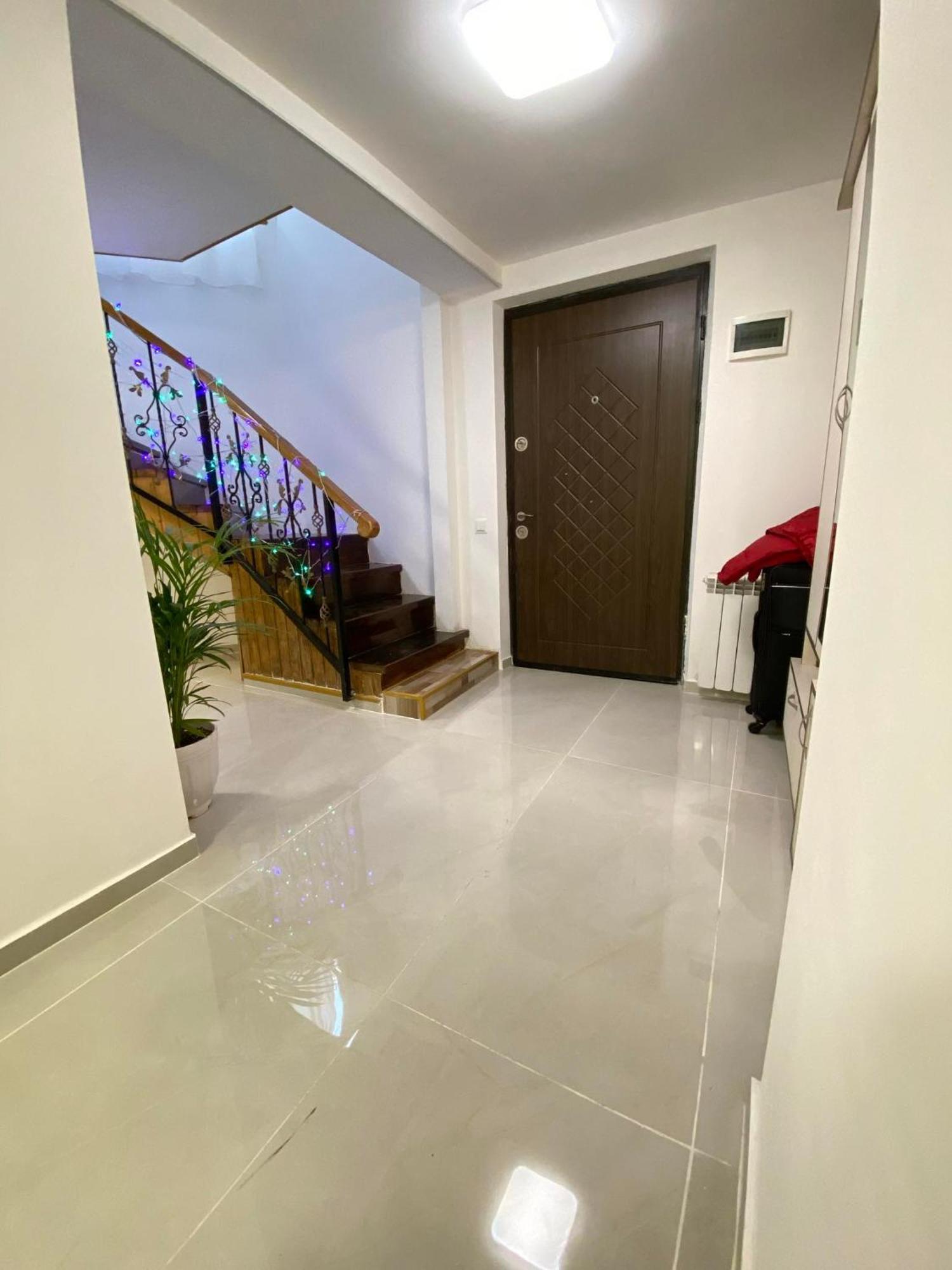 Duplex On Lliberty Square Апартаменти *