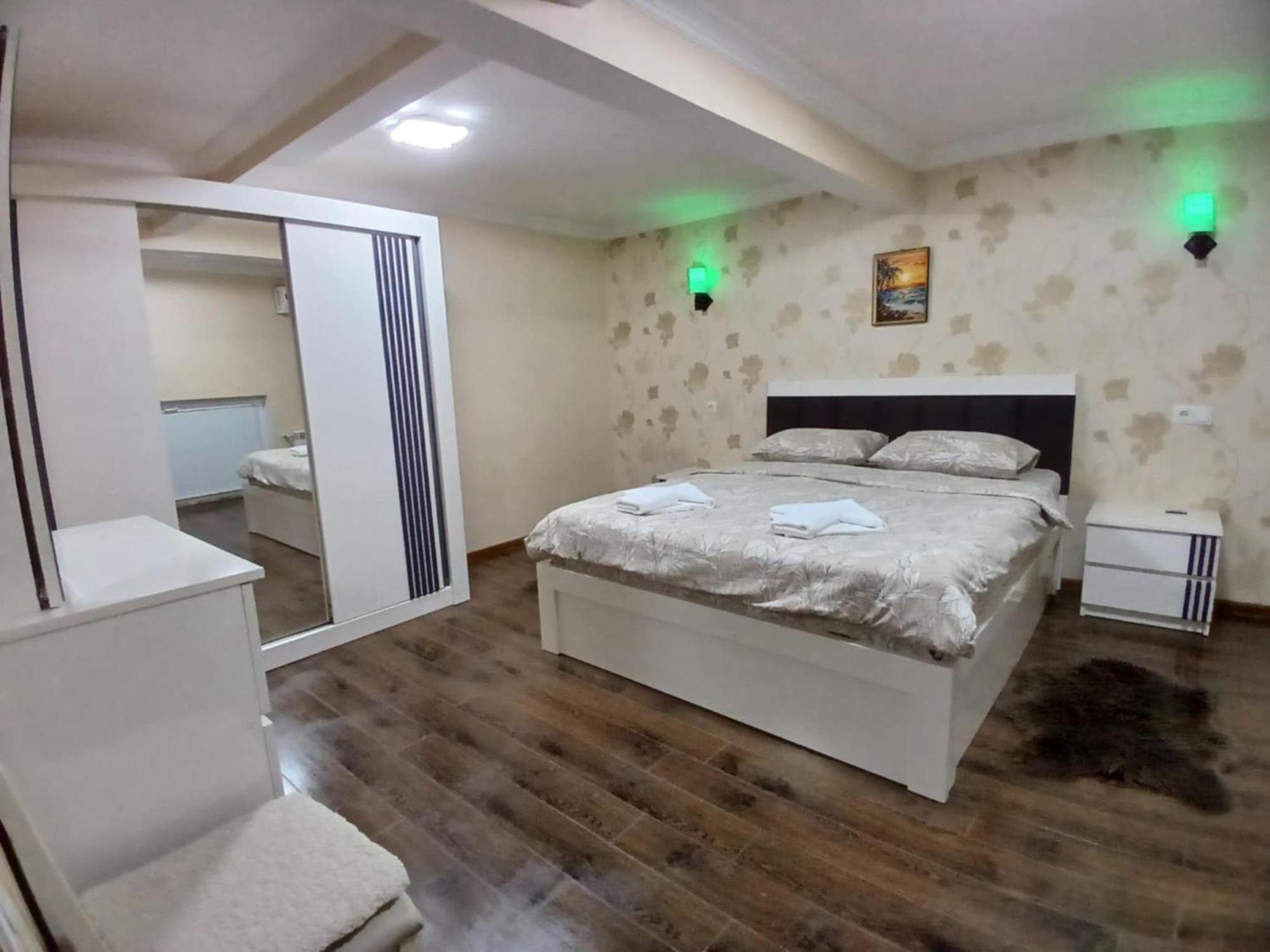 Duplex On Lliberty Square * Тбілісі