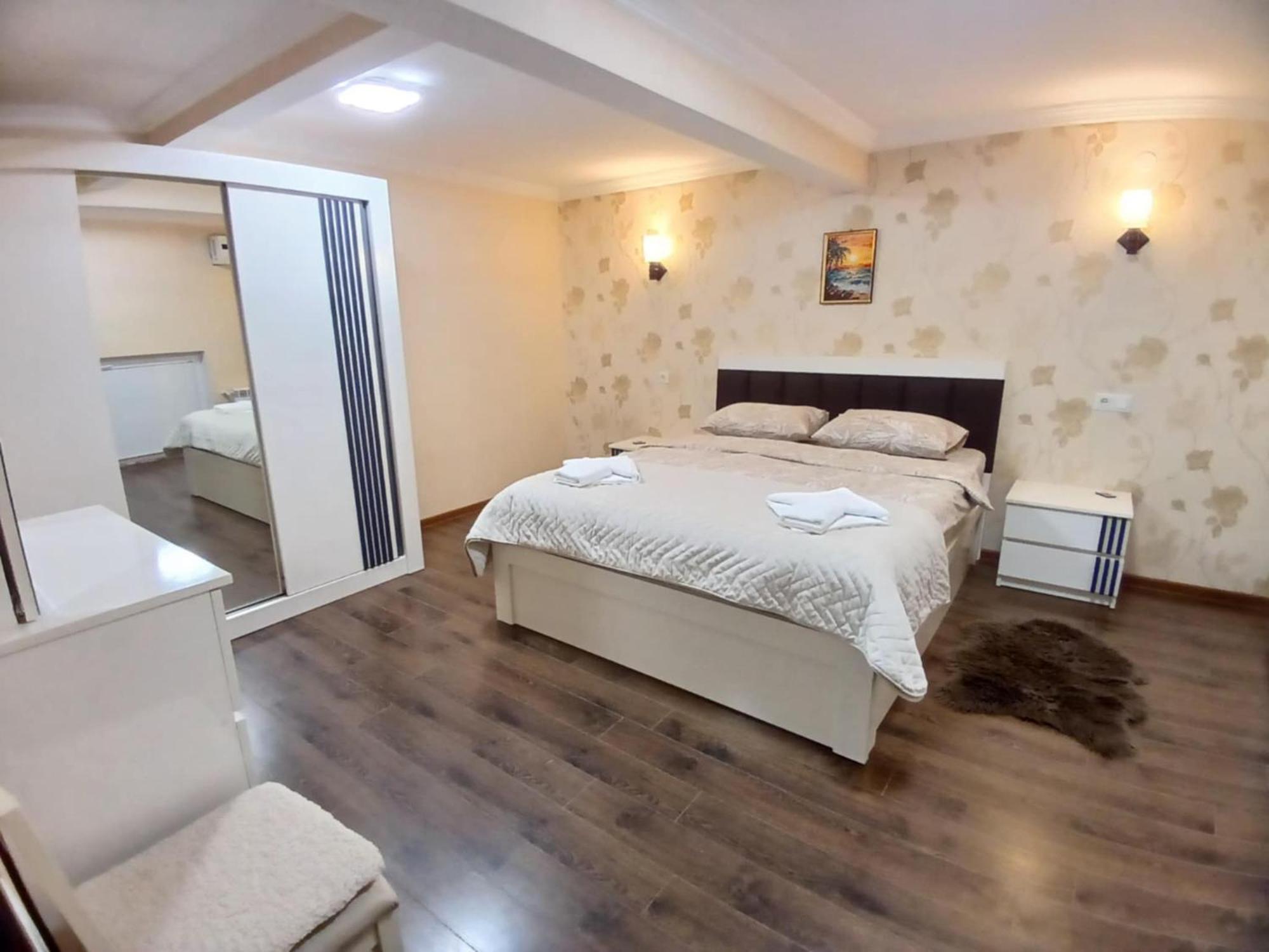 Duplex On Lliberty Square * Тбілісі